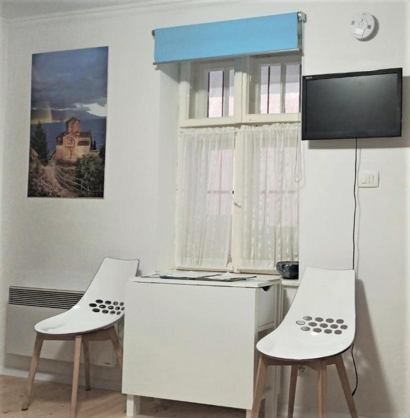 Sirma'S Unique Artsy Modern Quiet 1-Bdrm In The Heart Of Skopje Appartement Buitenkant foto