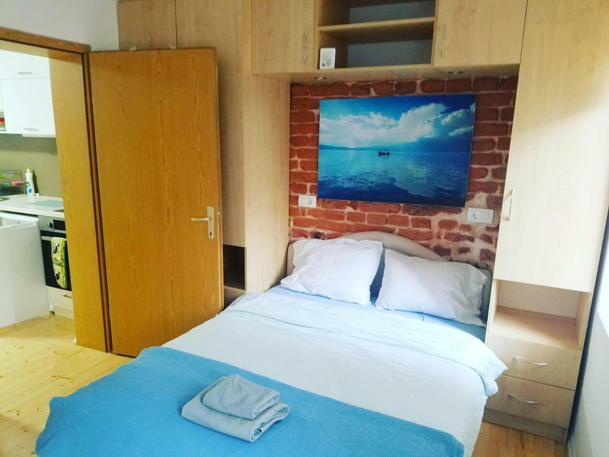 Sirma'S Unique Artsy Modern Quiet 1-Bdrm In The Heart Of Skopje Appartement Buitenkant foto